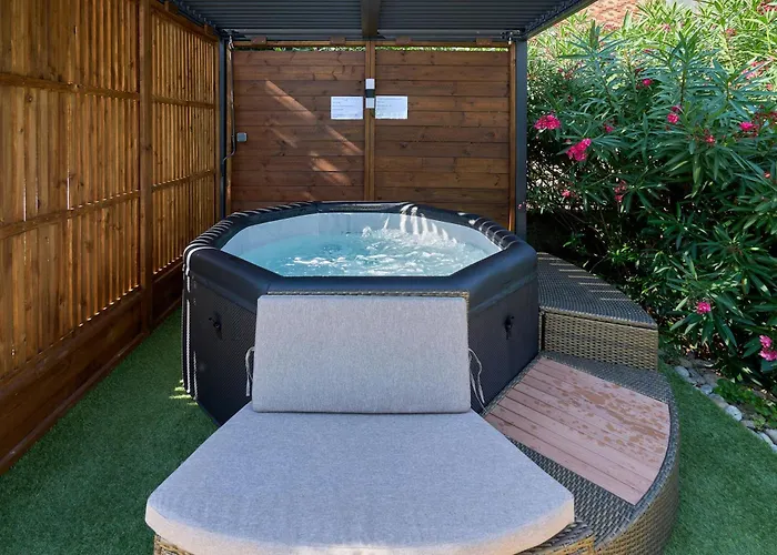 Feriehus Parenthese Enchantee Standing Avec Privatif & Piscine Chauffee Alzonne